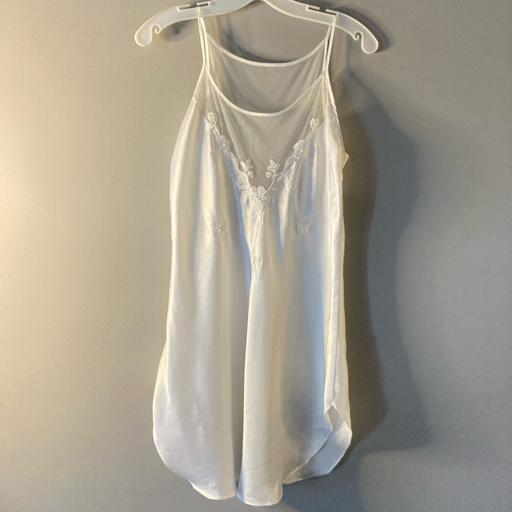 Cinema Etoile White 
Sexy Satin Slip Dress 
Gown M